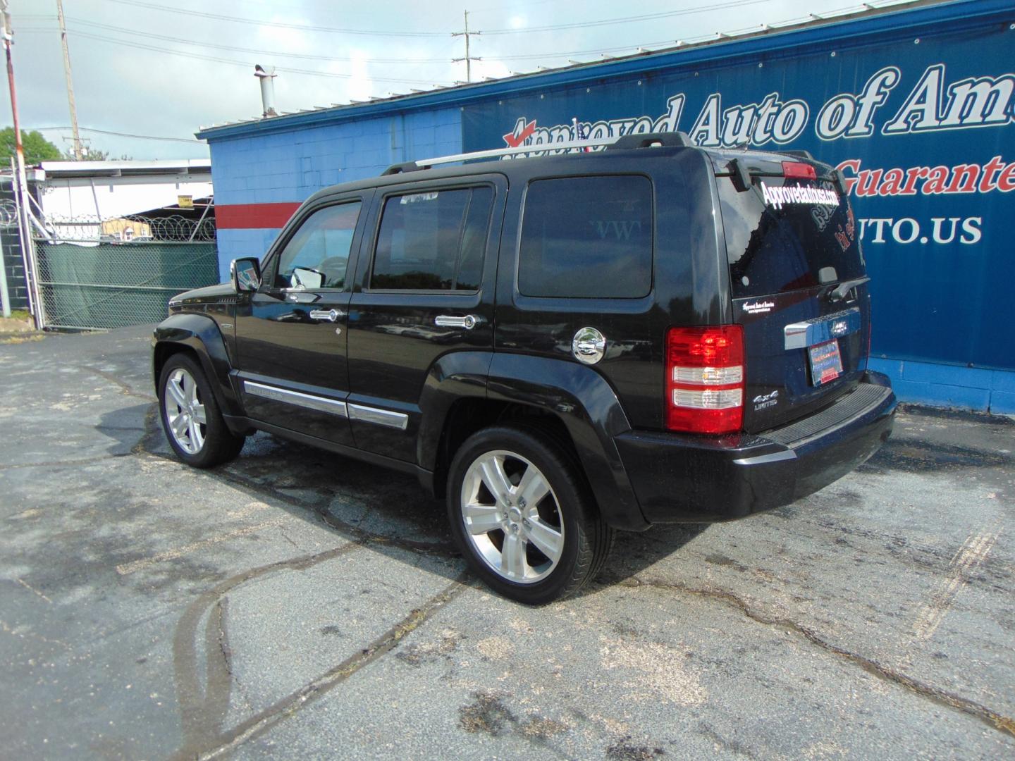 2012 Black Jeep Liberty (1C4PJMFK2CW) , located at 2105 Dixie Hwy, Louisville, KY, 40210, (502) 772-3333, 38.220932, -85.795441 - Photo#8